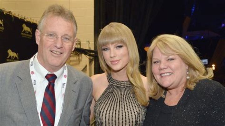 Are Taylor Swift's Parents Getting Remarried? A Closer Look At The Swift Family Dynamics