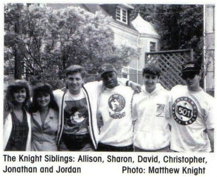 Jonathan Knight's Siblings: Ages And Family Ties