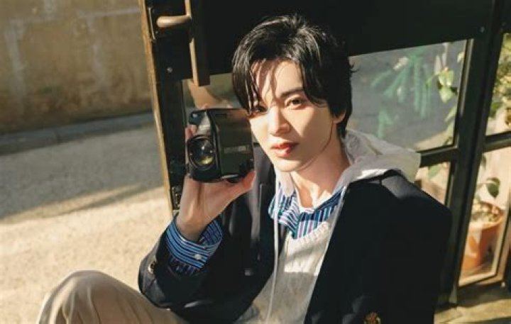 Exploring The Multifaceted Talent Of Lee Sung-Jong