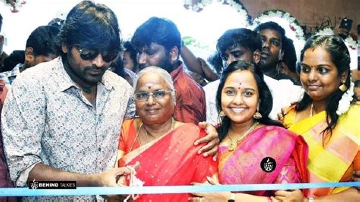 Unveiling The Life Of Vijay Sethupathi's Wife: A Journey Of Love And Support